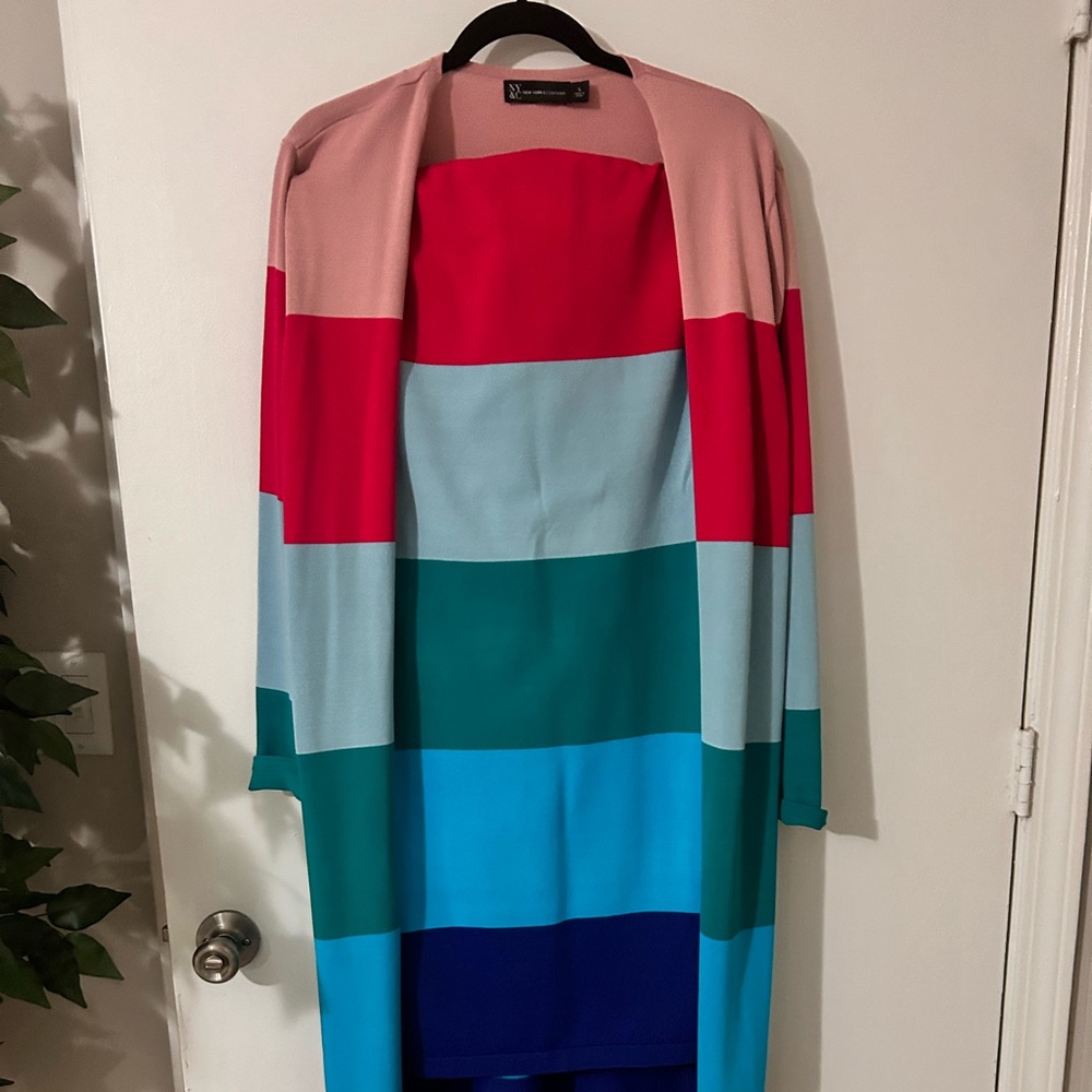 This multicolored tube dress is perfect for any woman with style! NWOT